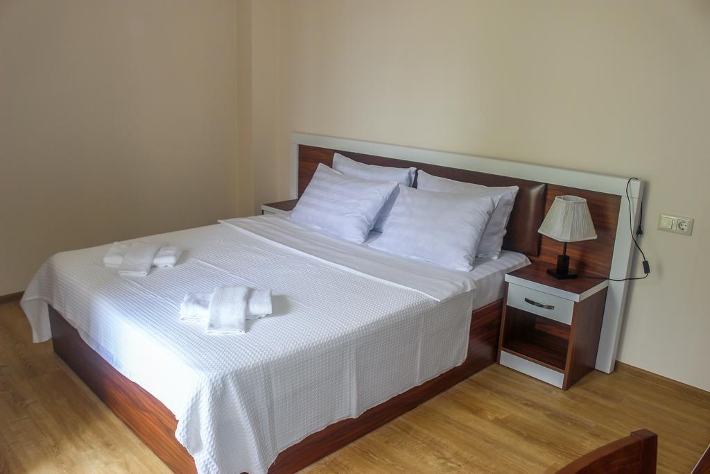 Golden Fleece Hotel Ureki Esterno foto