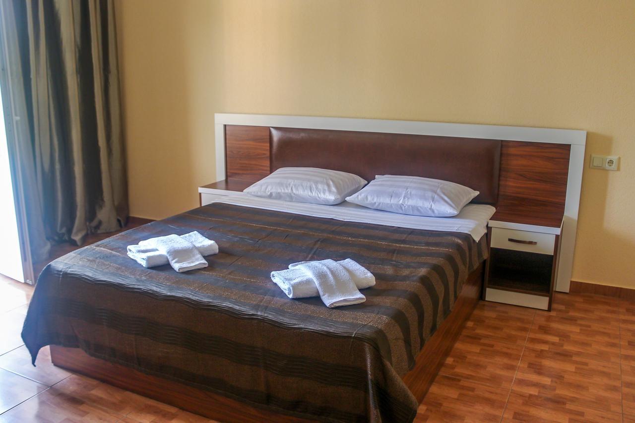 Golden Fleece Hotel Ureki Esterno foto