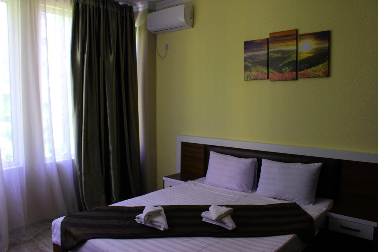 Golden Fleece Hotel Ureki Esterno foto